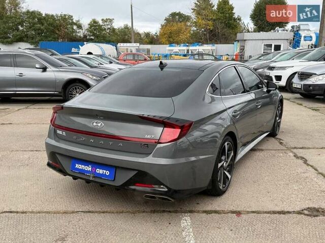 Серый Хендай Соната, объемом двигателя 1.6 л и пробегом 41 тыс. км за 21900 $, фото 3 на Automoto.ua