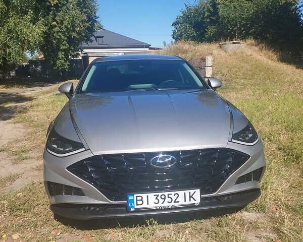 Серый Хендай Соната, объемом двигателя 2.5 л и пробегом 95 тыс. км за 18000 $, фото 1 на Automoto.ua