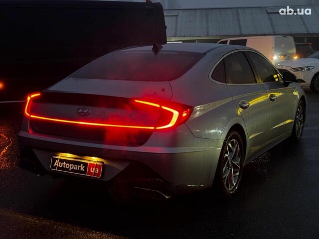 Серый Хендай Соната, объемом двигателя 2.5 л и пробегом 46 тыс. км за 19390 $, фото 5 на Automoto.ua