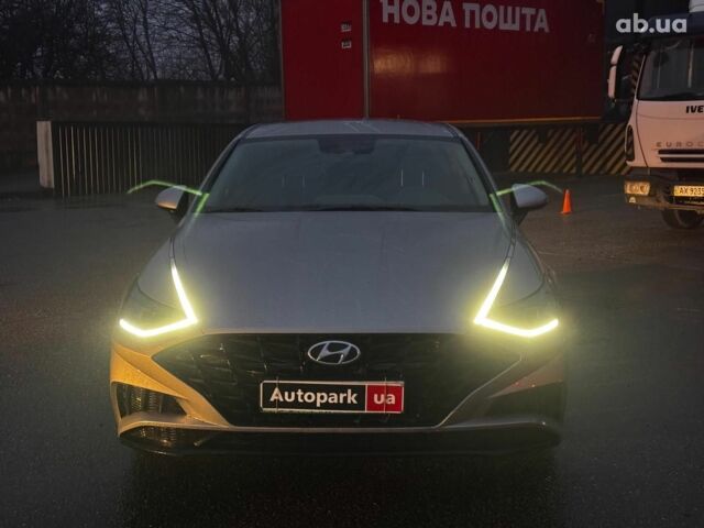 Серый Хендай Соната, объемом двигателя 2.5 л и пробегом 46 тыс. км за 19390 $, фото 1 на Automoto.ua