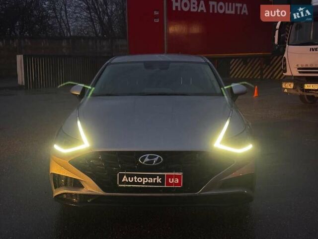 Серый Хендай Соната, объемом двигателя 2.5 л и пробегом 46 тыс. км за 19390 $, фото 1 на Automoto.ua