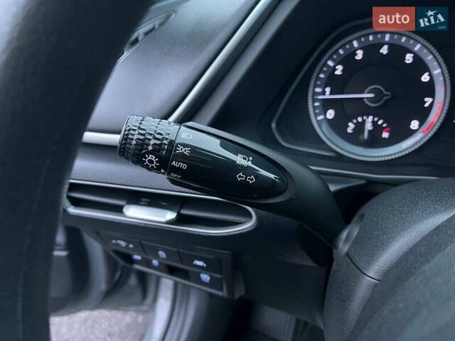 Серый Хендай Соната, объемом двигателя 2.5 л и пробегом 95 тыс. км за 16990 $, фото 17 на Automoto.ua