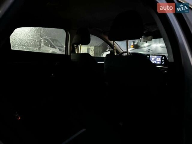 Серый Хендай Соната, объемом двигателя 2.5 л и пробегом 46 тыс. км за 19390 $, фото 25 на Automoto.ua