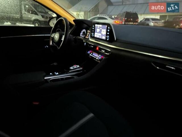 Серый Хендай Соната, объемом двигателя 2.5 л и пробегом 46 тыс. км за 19390 $, фото 27 на Automoto.ua