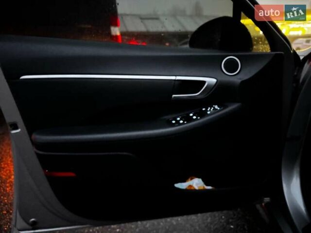 Серый Хендай Соната, объемом двигателя 2.5 л и пробегом 46 тыс. км за 19390 $, фото 11 на Automoto.ua