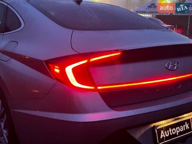 Серый Хендай Соната, объемом двигателя 2.5 л и пробегом 46 тыс. км за 19390 $, фото 8 на Automoto.ua