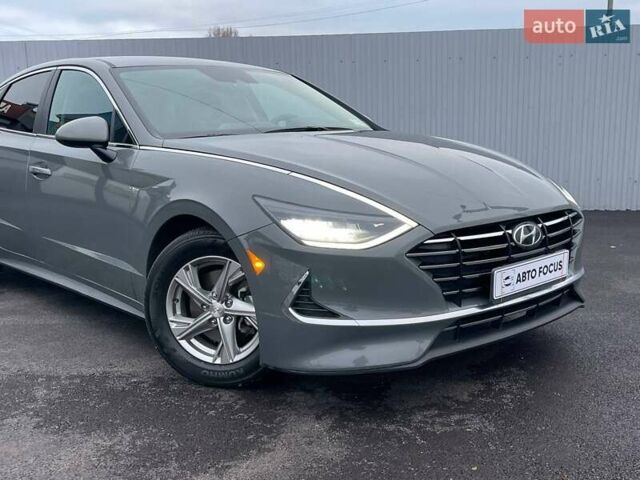 Серый Хендай Соната, объемом двигателя 2.5 л и пробегом 95 тыс. км за 16990 $, фото 1 на Automoto.ua