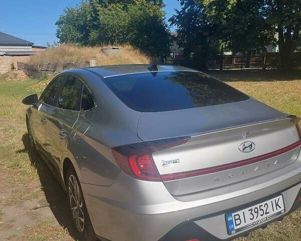 Серый Хендай Соната, объемом двигателя 2.5 л и пробегом 95 тыс. км за 18000 $, фото 4 на Automoto.ua