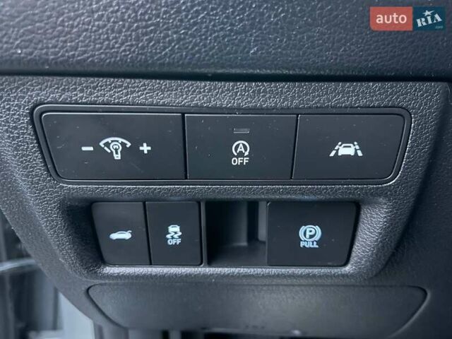 Серый Хендай Соната, объемом двигателя 2.5 л и пробегом 95 тыс. км за 16990 $, фото 16 на Automoto.ua