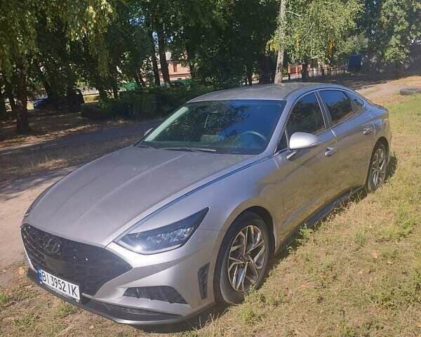 Серый Хендай Соната, объемом двигателя 2.5 л и пробегом 95 тыс. км за 18000 $, фото 2 на Automoto.ua
