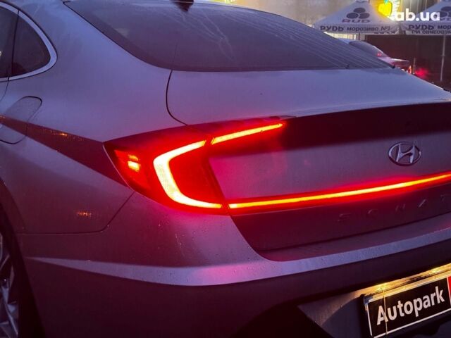 Серый Хендай Соната, объемом двигателя 2.5 л и пробегом 46 тыс. км за 19390 $, фото 8 на Automoto.ua