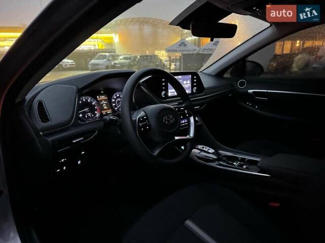 Серый Хендай Соната, объемом двигателя 2.5 л и пробегом 46 тыс. км за 19390 $, фото 12 на Automoto.ua