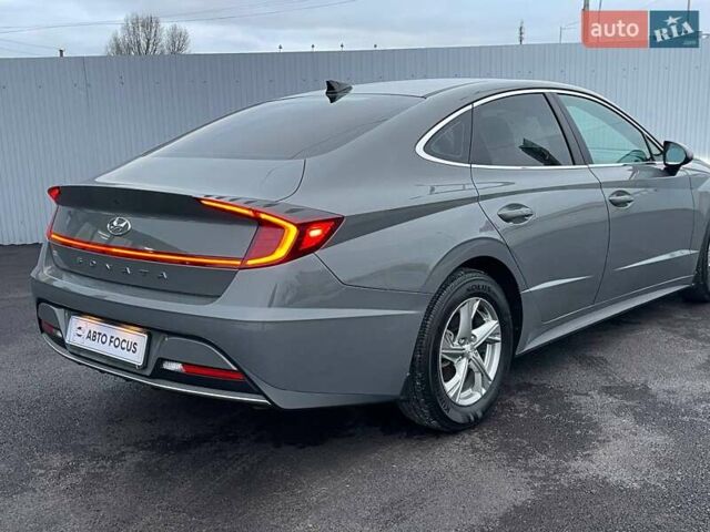 Серый Хендай Соната, объемом двигателя 2.5 л и пробегом 95 тыс. км за 16990 $, фото 5 на Automoto.ua