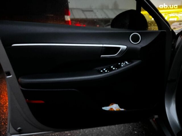 Серый Хендай Соната, объемом двигателя 2.5 л и пробегом 46 тыс. км за 19390 $, фото 11 на Automoto.ua