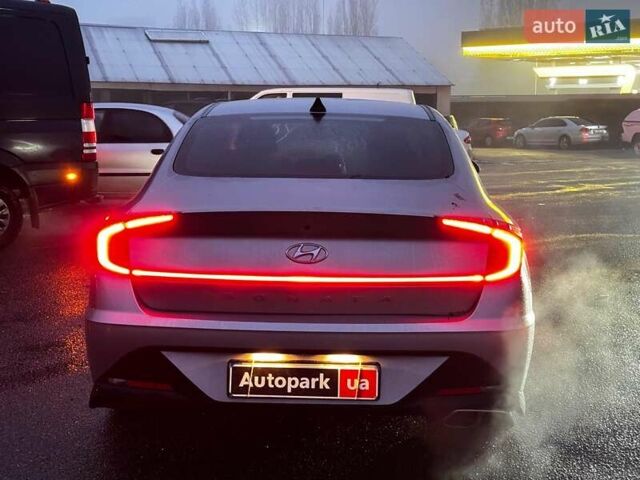 Серый Хендай Соната, объемом двигателя 2.5 л и пробегом 46 тыс. км за 19390 $, фото 6 на Automoto.ua