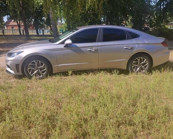Серый Хендай Соната, объемом двигателя 2.5 л и пробегом 95 тыс. км за 18000 $, фото 3 на Automoto.ua