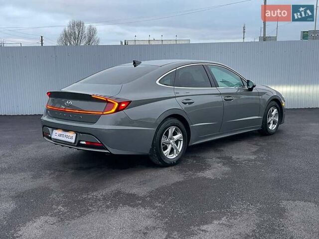 Серый Хендай Соната, объемом двигателя 2.5 л и пробегом 95 тыс. км за 16990 $, фото 4 на Automoto.ua