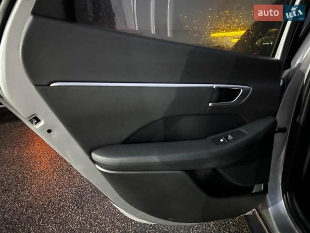 Серый Хендай Соната, объемом двигателя 2.5 л и пробегом 46 тыс. км за 19390 $, фото 23 на Automoto.ua