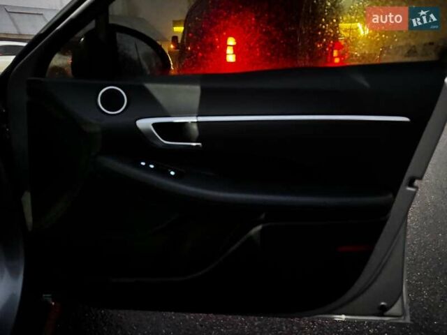 Серый Хендай Соната, объемом двигателя 2.5 л и пробегом 46 тыс. км за 19390 $, фото 26 на Automoto.ua