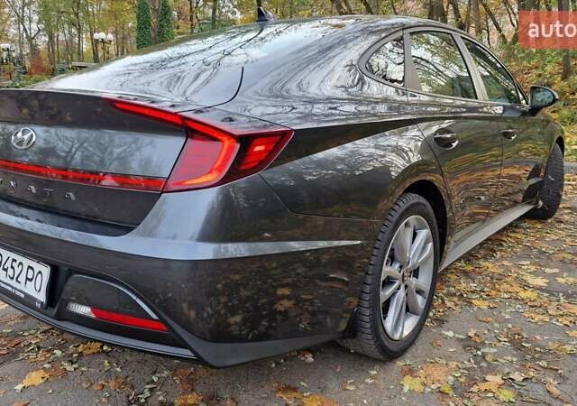 Серый Хендай Соната, объемом двигателя 2.5 л и пробегом 55 тыс. км за 17999 $, фото 6 на Automoto.ua