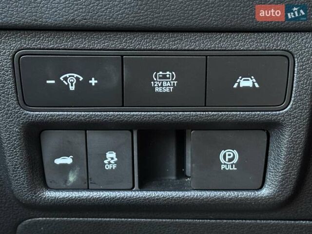 Серый Хендай Соната, объемом двигателя 2 л и пробегом 108 тыс. км за 22500 $, фото 48 на Automoto.ua