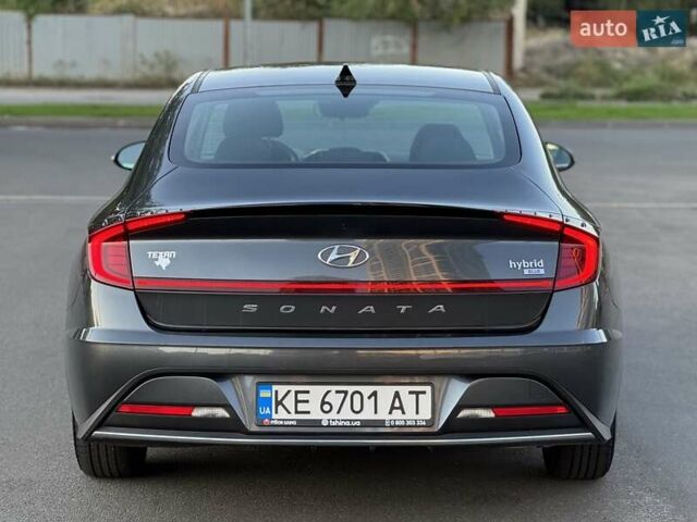 Серый Хендай Соната, объемом двигателя 2 л и пробегом 108 тыс. км за 22500 $, фото 5 на Automoto.ua