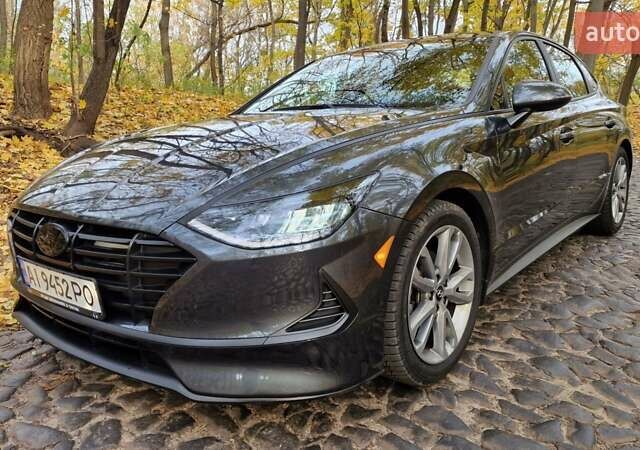 Серый Хендай Соната, объемом двигателя 2.5 л и пробегом 55 тыс. км за 17999 $, фото 4 на Automoto.ua