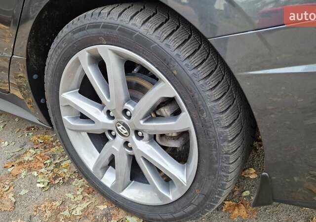 Серый Хендай Соната, объемом двигателя 2.5 л и пробегом 55 тыс. км за 17999 $, фото 14 на Automoto.ua