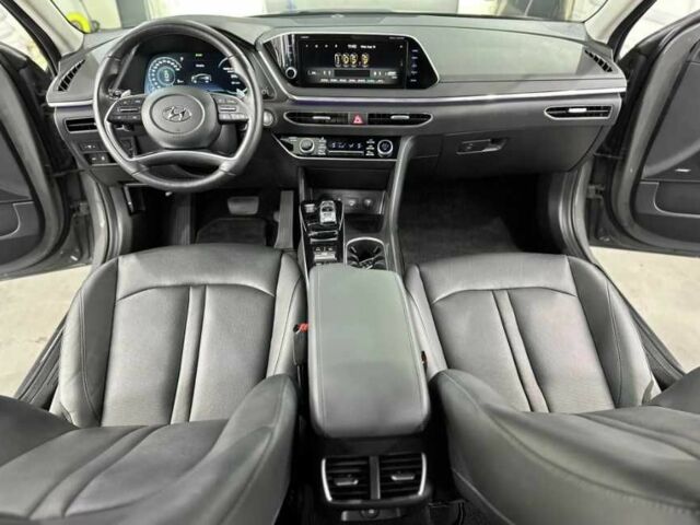 Сірий Хендай Соната, об'ємом двигуна 2 л та пробігом 68 тис. км за 15200 $, фото 9 на Automoto.ua