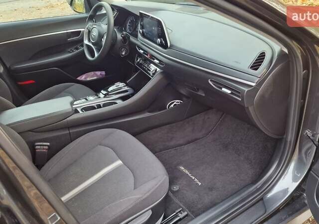 Серый Хендай Соната, объемом двигателя 2.5 л и пробегом 55 тыс. км за 17999 $, фото 16 на Automoto.ua