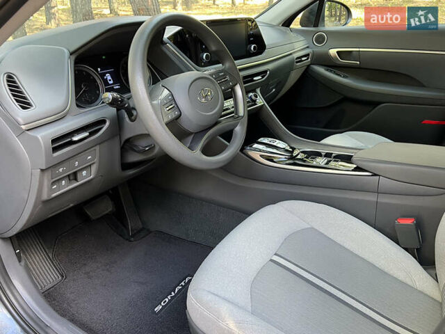 Серый Хендай Соната, объемом двигателя 2.5 л и пробегом 115 тыс. км за 17900 $, фото 10 на Automoto.ua