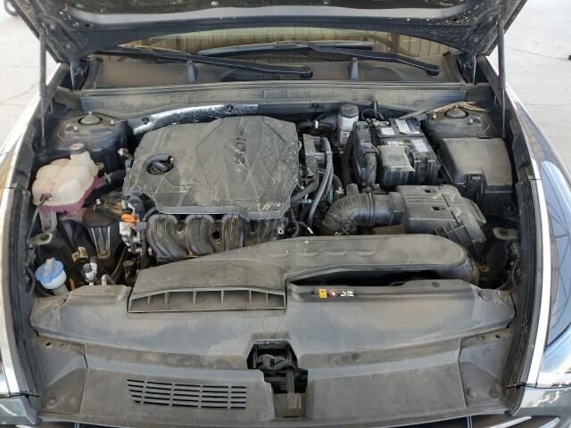 Сірий Хендай Соната, об'ємом двигуна 2.5 л та пробігом 112 тис. км за 15000 $, фото 10 на Automoto.ua