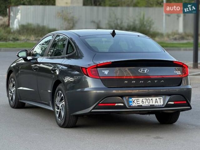 Сірий Хендай Соната, об'ємом двигуна 2 л та пробігом 108 тис. км за 22500 $, фото 2 на Automoto.ua