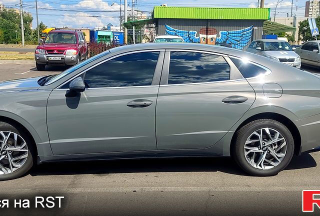 Серый Хендай Соната, объемом двигателя 2.5 л и пробегом 37 тыс. км за 25500 $, фото 5 на Automoto.ua