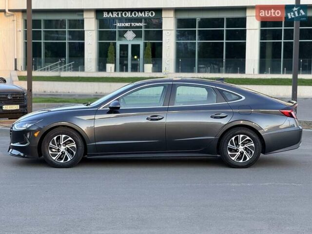 Серый Хендай Соната, объемом двигателя 2 л и пробегом 108 тыс. км за 22500 $, фото 6 на Automoto.ua