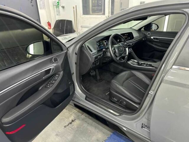 Сірий Хендай Соната, об'ємом двигуна 2 л та пробігом 68 тис. км за 15200 $, фото 7 на Automoto.ua