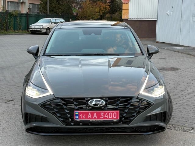Серый Хендай Соната, объемом двигателя 2.5 л и пробегом 29 тыс. км за 21500 $, фото 1 на Automoto.ua