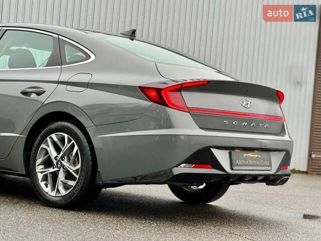 Сірий Хендай Соната, об'ємом двигуна 2.5 л та пробігом 53 тис. км за 19300 $, фото 20 на Automoto.ua