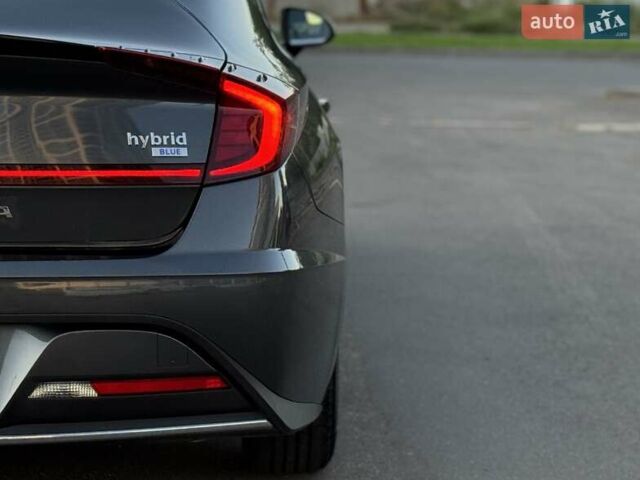 Серый Хендай Соната, объемом двигателя 2 л и пробегом 108 тыс. км за 22500 $, фото 9 на Automoto.ua