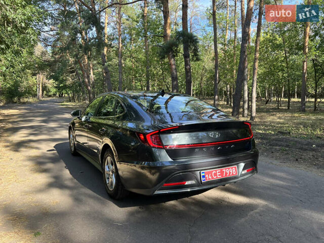 Серый Хендай Соната, объемом двигателя 2.5 л и пробегом 115 тыс. км за 17900 $, фото 7 на Automoto.ua