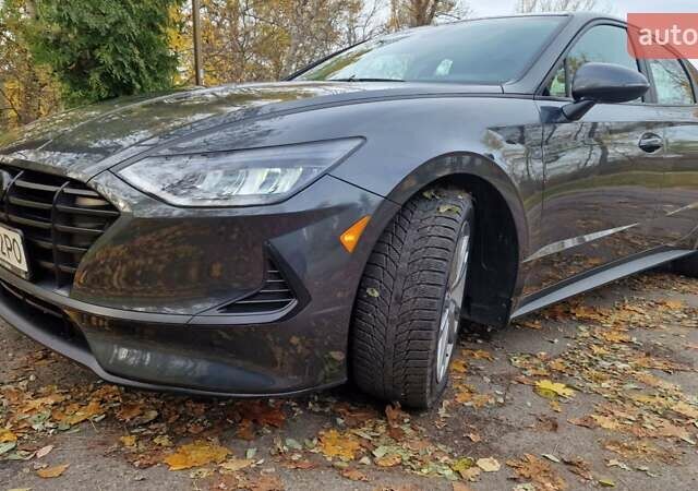 Серый Хендай Соната, объемом двигателя 2.5 л и пробегом 55 тыс. км за 17999 $, фото 11 на Automoto.ua