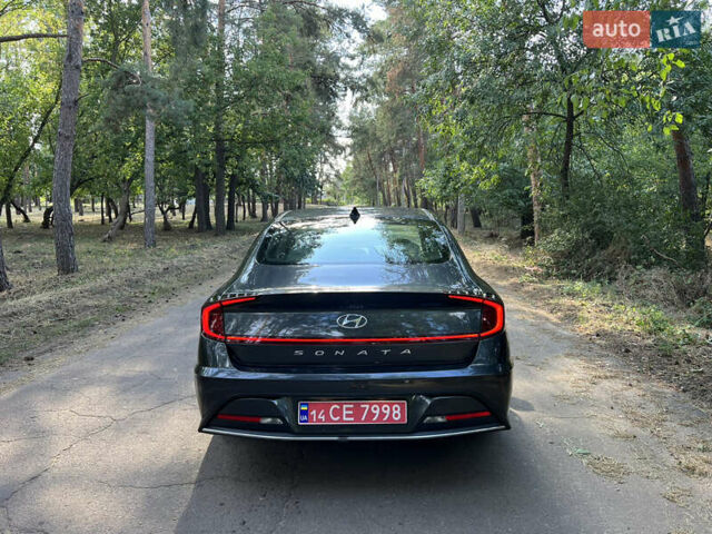 Серый Хендай Соната, объемом двигателя 2.5 л и пробегом 115 тыс. км за 17900 $, фото 6 на Automoto.ua