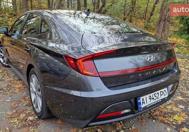 Серый Хендай Соната, объемом двигателя 2.5 л и пробегом 55 тыс. км за 17999 $, фото 2 на Automoto.ua