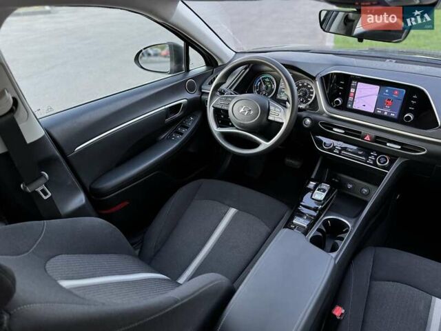 Серый Хендай Соната, объемом двигателя 2 л и пробегом 108 тыс. км за 22500 $, фото 23 на Automoto.ua