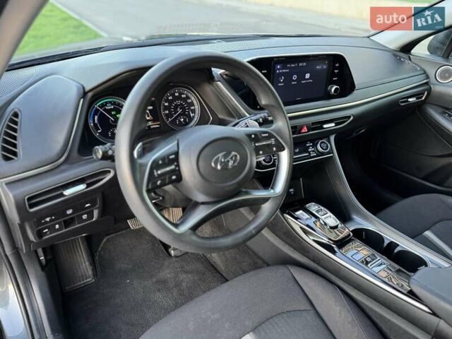 Серый Хендай Соната, объемом двигателя 2 л и пробегом 108 тыс. км за 22500 $, фото 16 на Automoto.ua