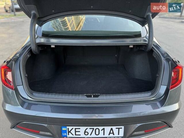 Серый Хендай Соната, объемом двигателя 2 л и пробегом 108 тыс. км за 22500 $, фото 56 на Automoto.ua