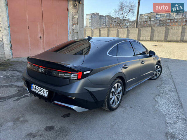 Серый Хендай Соната, объемом двигателя 2.5 л и пробегом 42 тыс. км за 31000 $, фото 5 на Automoto.ua