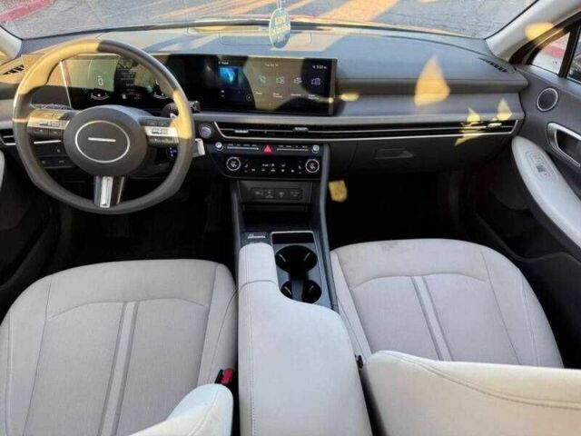 Серый Хендай Соната, объемом двигателя 2.5 л и пробегом 10 тыс. км за 10300 $, фото 8 на Automoto.ua