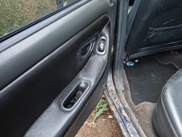 Хендай Соната 1997 у Запоріжжя на Automoto.ua Синій Хендай Соната, об'ємом двигуна 2 л та пробігом 350 тис. км за 598 $, фото 6 на Automoto.ua