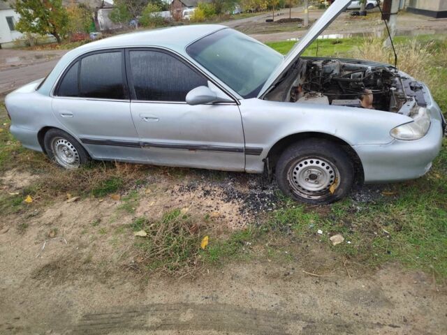 Синий Хендай Соната, объемом двигателя 2 л и пробегом 3 тыс. км за 452 $, фото 4 на Automoto.ua